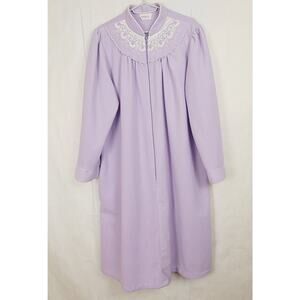 Vintage Carriage Court purple embroidered house coat Size L Retro Sleepwear